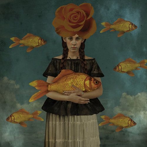 Vintage-Schönheit mit Orange Rose