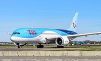 Taxiënde TUI Boeing 787-8 Dreamliner. van Jaap van den Berg thumbnail