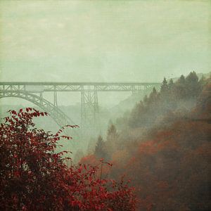Le pont Müngstener dans le brouillard