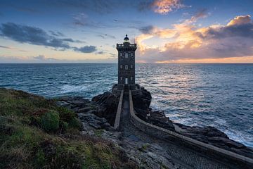 Sunset @ Kermorvan lighthouse (Brittany, France) by Niko Kersting