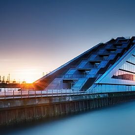 Hamburg Pamnorama im Hamburger Hafen zum Sonnenuntergang. von Voss Fine Art Fotografie