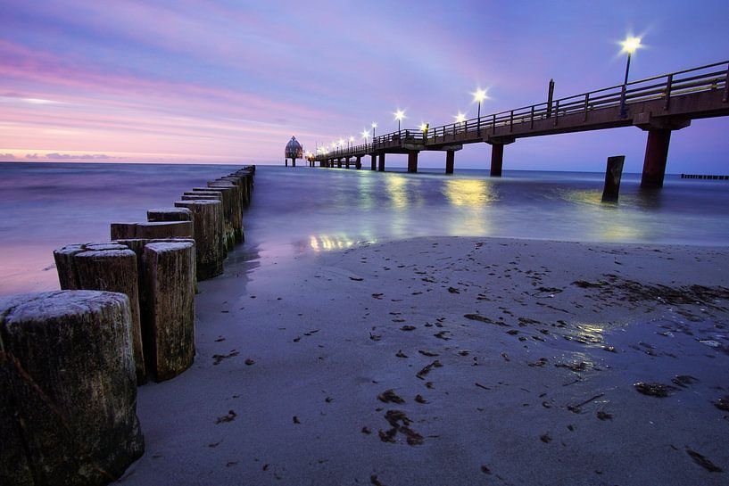 The Zingst pier, which extends into the sea and has a diving gondola at the end. by Martin Köbsch