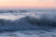 Splashing wave during sunset by Yvonne van Leeuwen thumbnail