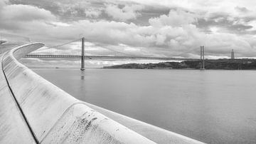 The Ponte de 25 Abril in black and white - beautiful Lisbon by Rolf Schnepp