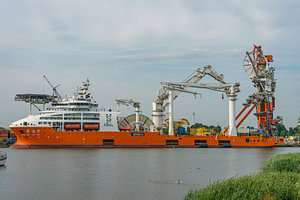 Kabel- und Rohrverlegungsschiff 
