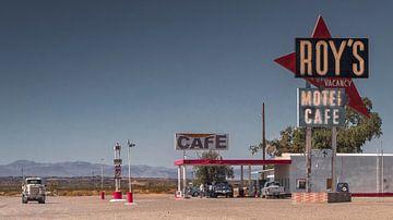 Roy`s Tankstelle  an der Route 66 van Kurt Krause