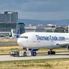 Thomas Cook Boeing 767-300 passagiersvliegtuig. van Jaap van den Berg
