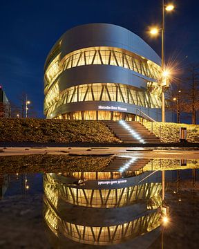 Mercedes-Museum Spiegelung von Keith Wilson Photography