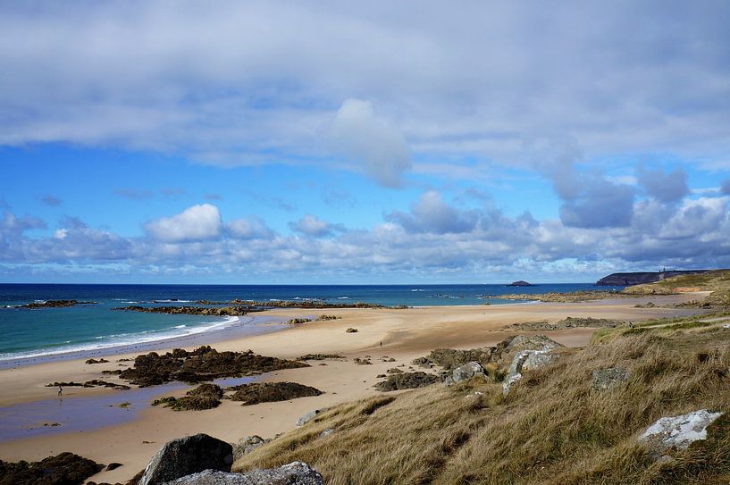Strand bei Ebbe Cap Frehel Bretagne von Sandra van der Burg