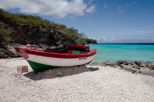 Boot am Strand von Dani Teston