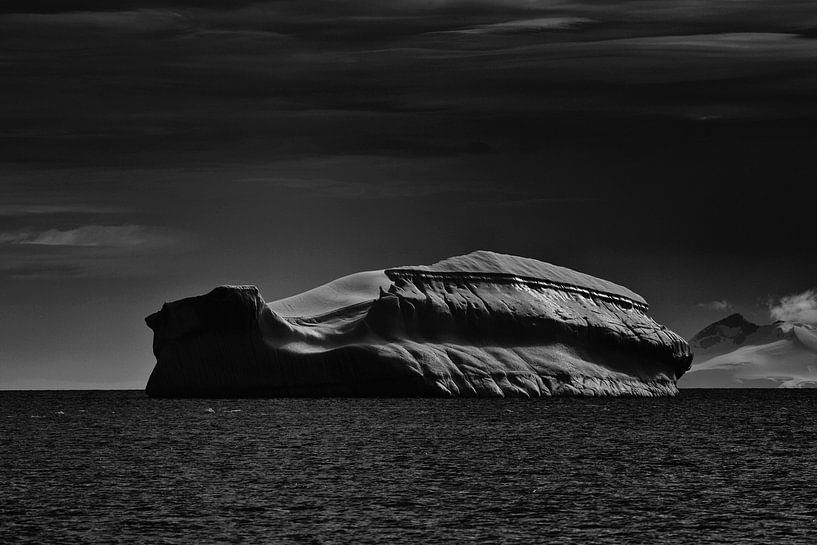 Ijsberg Antarctica by Maurice Dawson