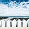Cabanes de plage Etretat France. sur Ron van der Stappen