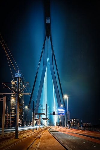 Erasmusbrug bij nacht