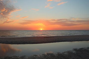 Sonnenuntergang mit Spiegelung auf Sylt