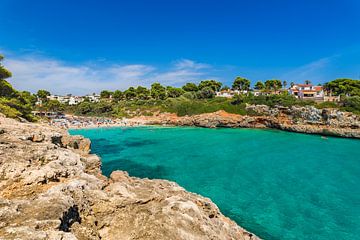 Prachtig uitzicht op Cala Anguila baai, strand Mallorca, Spanje van Alex Winter