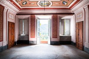 Verlassene Villa mit schöner Aussicht.