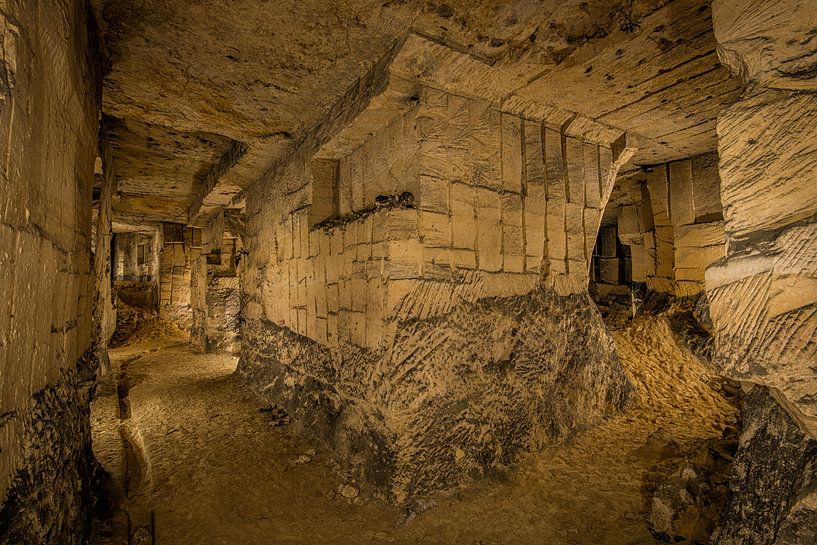 Underground Limestone quarry sur Bert Beckers