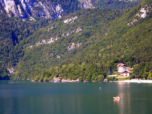 Lake Molveno  in de Brenta Italië