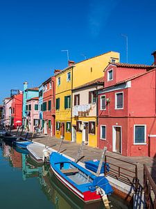 Bunte Gebäude auf der Insel Burano bei Venedig