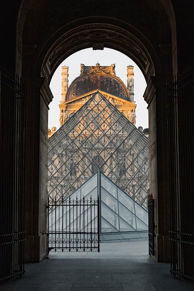 Louvre Museum by Hello Pompoyo