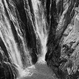 Waterfall, Australia by Beat Hühnli