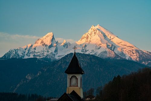 Zonsopgang op de Watzmann met kapelkruis