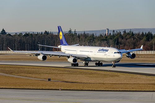 Lufthansa Airbus A340-300.