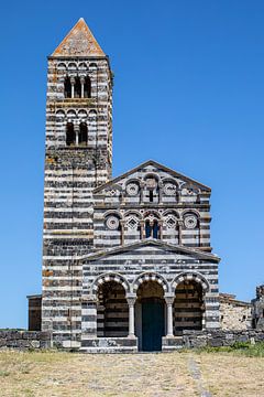 Basilique di Saccargia en sardaigne vue de face