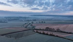 Luftbildaufnahme von Epen während der blauen Stunde
