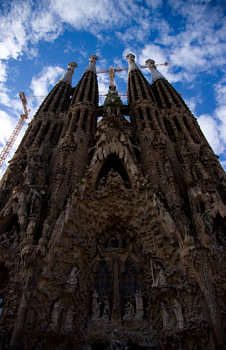Voorkant van de Sagrada Familia