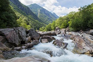 Verzasca vallei, Ticino van André Hamerpagt