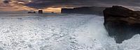 Panorama wilde oceaan in IJsland van Anton de Zeeuw thumbnail