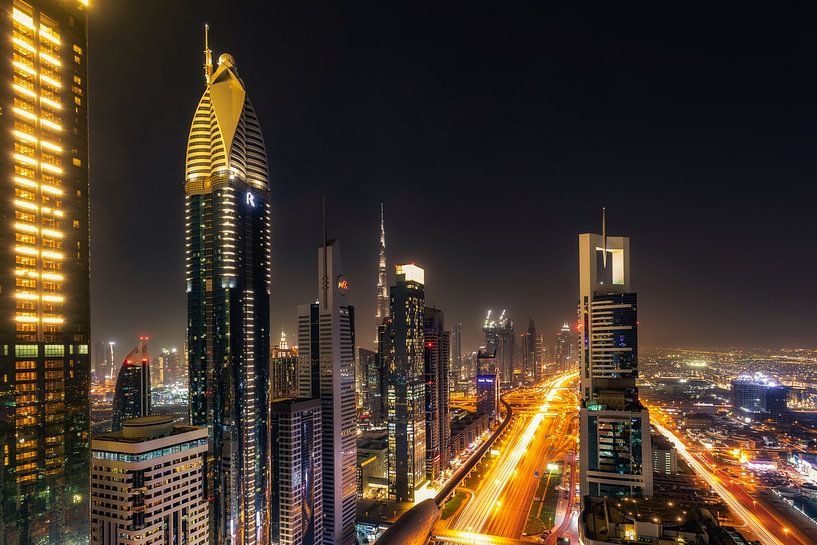 Dubai  Skyline van Michael van der Burg