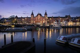Amsterdam Central Station by Rob van der Wal