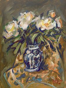 Pfingstrosen in Delfter blauer Vase auf Quilt