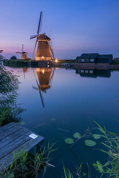 Beleuchtete Windmühlen in Kinderdijk von Sander Groenendijk