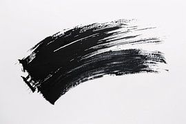 Abstrakte schwarze Pinselstriche auf weiß von Imperial Art House
