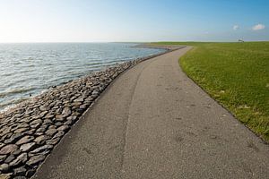 Waddenzee dijk op het eiland Terschelling