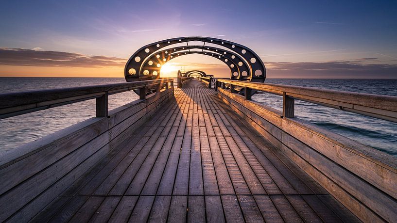 Seebrücke au lever du soleil par Steffen Henze