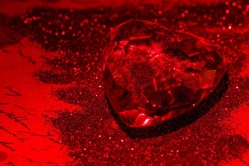heart in red by Hetwie van der Putten