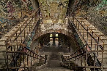 Treppe im verlassenen Fort de la Chartreuse von Gonnie van de Schans