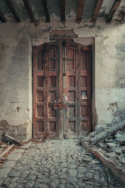 Abandoned sites: Spanish factory gate. by Olaf Kramer