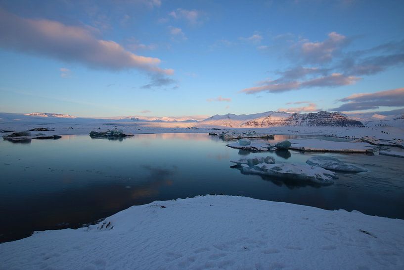 Gletsjermeer in IJsland van Koen van der Werf