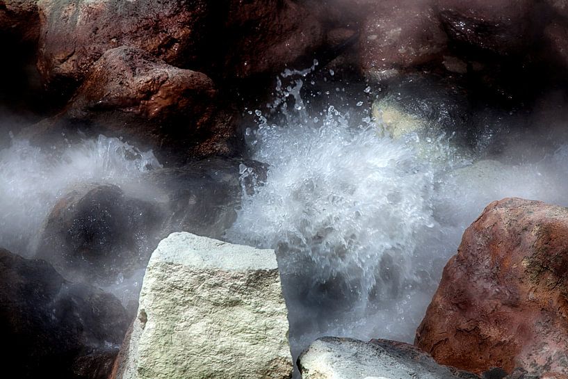 Hot spring by Fabian Roessler