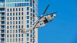 NH-90-Hubschrauber während der Welthafentage 2025.