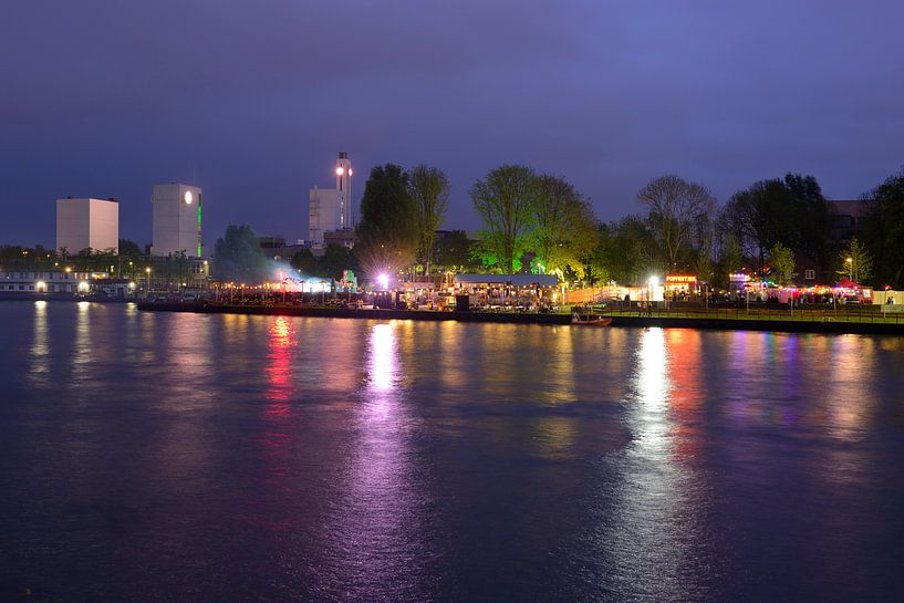 Fluff Disco Vrijheidsfestival op Strand Oog in Al in Utrecht van Donker Utrecht