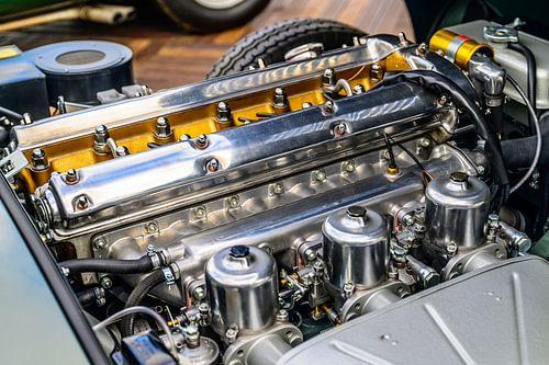 Motor van de Jaguar E-type Roadster, een klassieke sportwagen