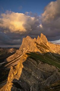Sonnenuntergang über Dolomitengipfeln