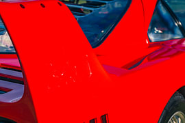 Detailansicht des Heckspoilers des Superautos Ferrari F40 von Sjoerd van der Wal Fotografie