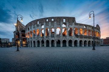 Colosseum in Rome bij zonsopgang van Rene Siebring